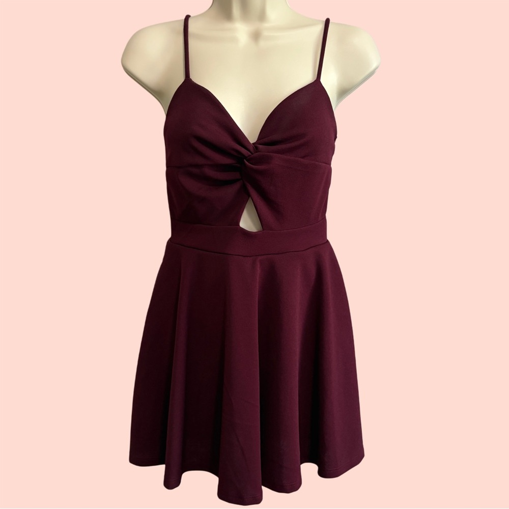NWT Windsor Burgundy Twist-Front Romper – Size Small